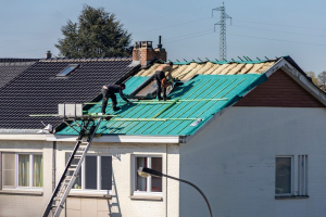 Quel budget pour la pose d'un écran sous toiture ?