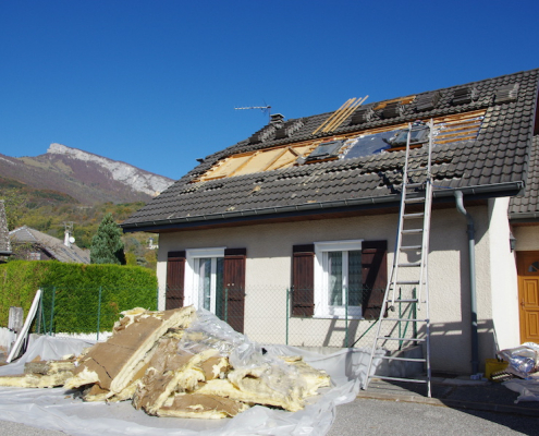Travaux de rénovation pour l'isolation d'une toiture