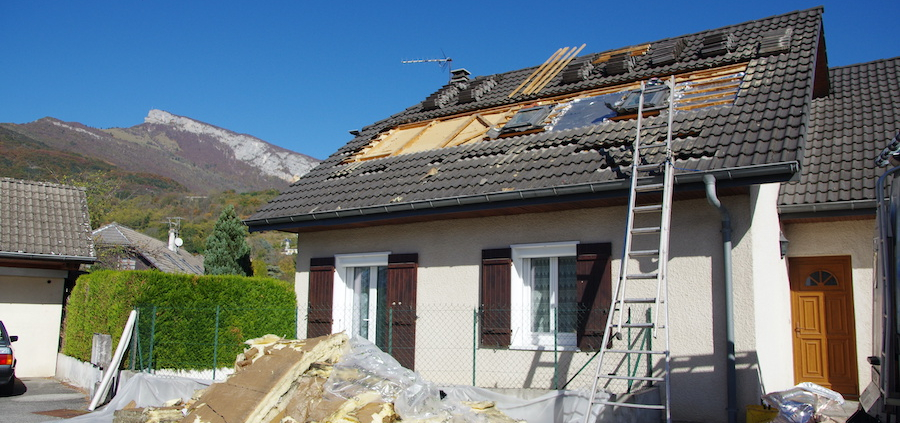 Travaux de rénovation pour l'isolation d'une toiture